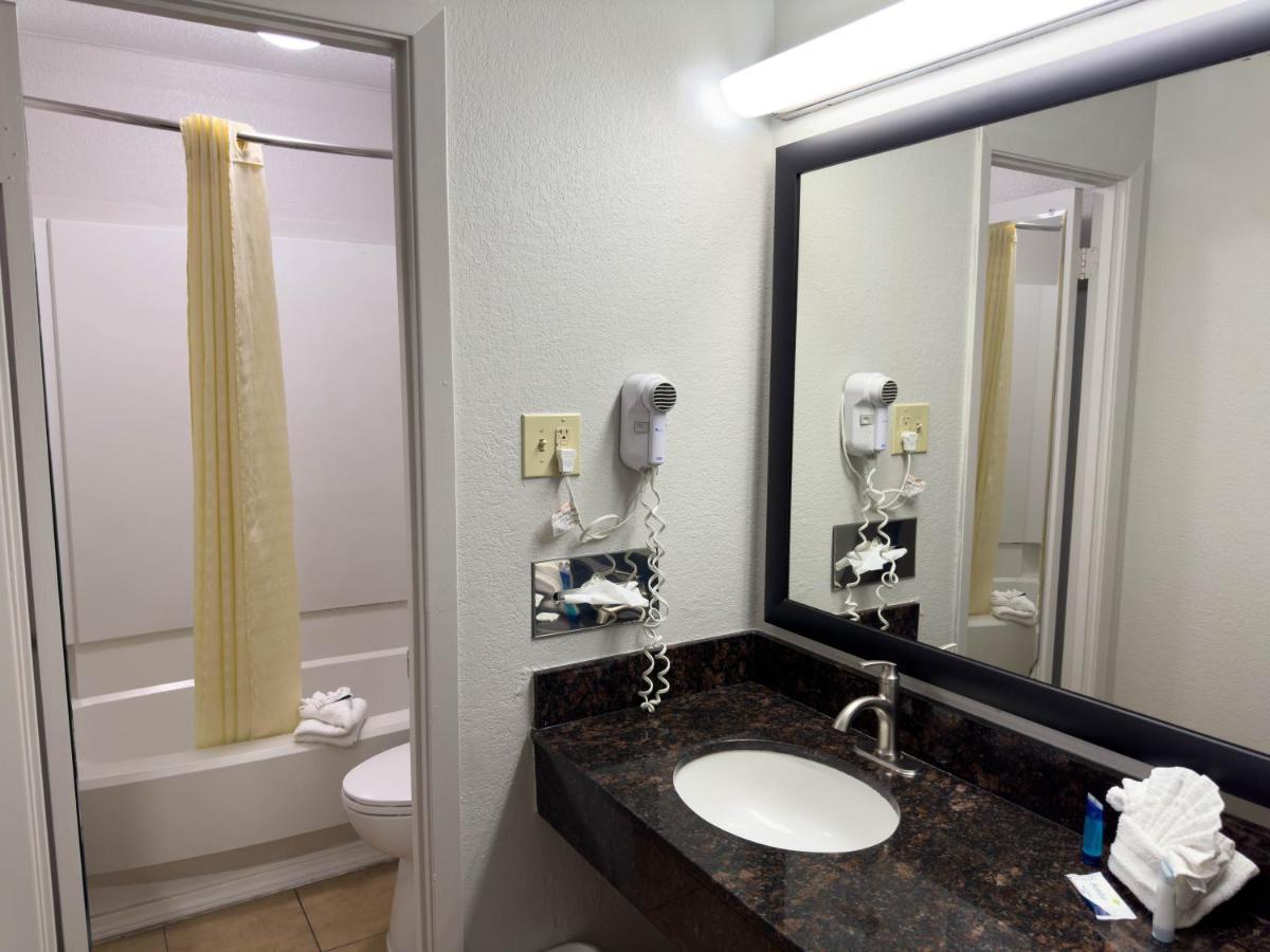 Americas Best Value Inn Austin Eksteriør billede